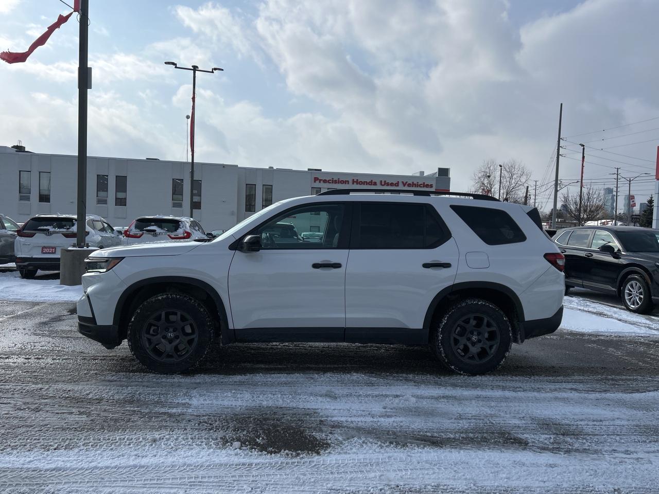 2024 Honda Pilot TrailSport  Leather CarPlay  Panoramic Sunroof Photo