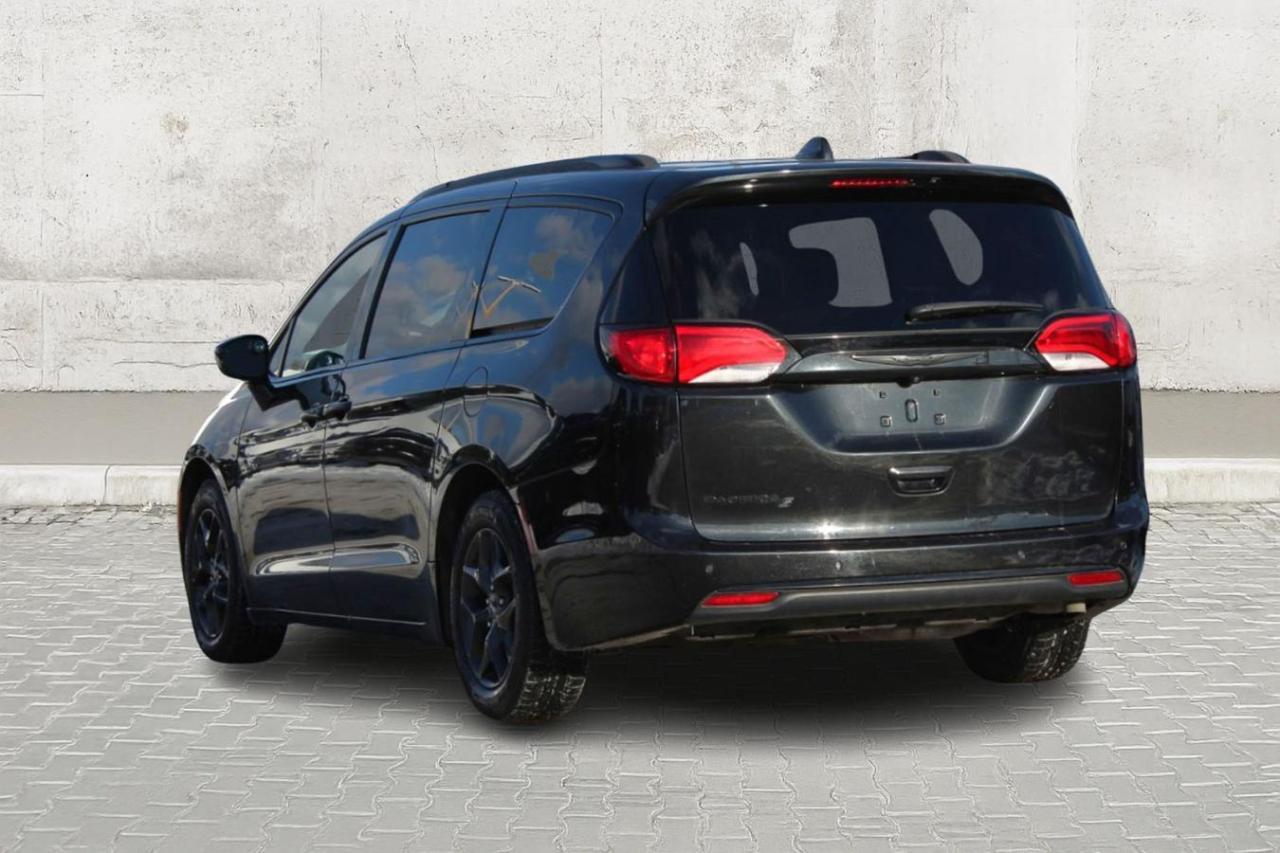 2018 Chrysler Pacifica Touring-L 2WD Photo