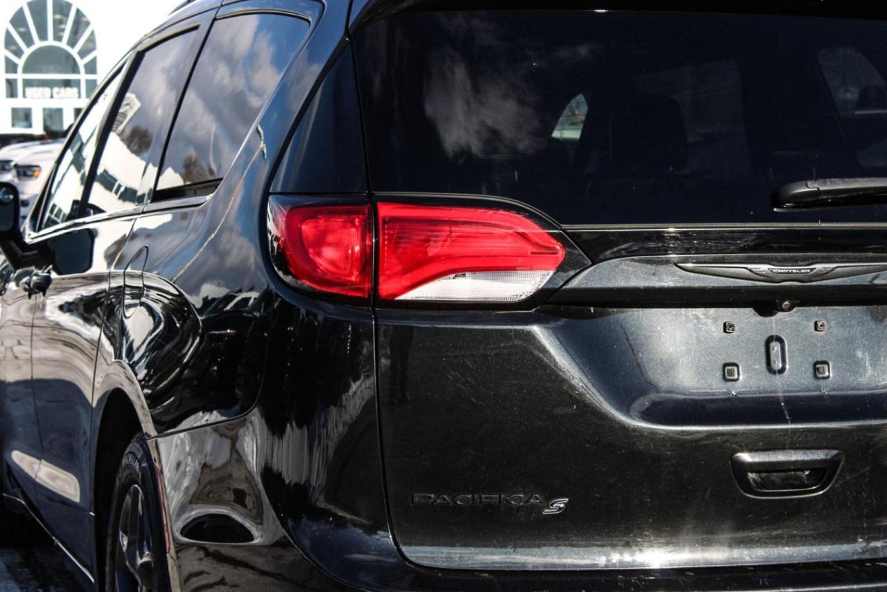 2018 Chrysler Pacifica Touring-L 2WD Photo