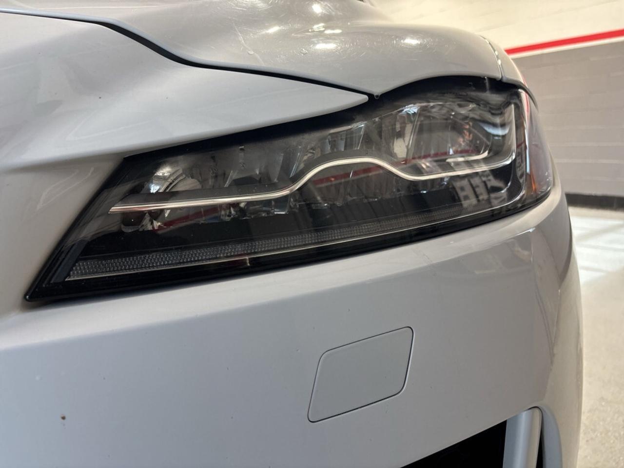 2018 Jaguar F-PACE 25t AWD R-Sport / Leather / Sunroof / Navi / B Cam Photo