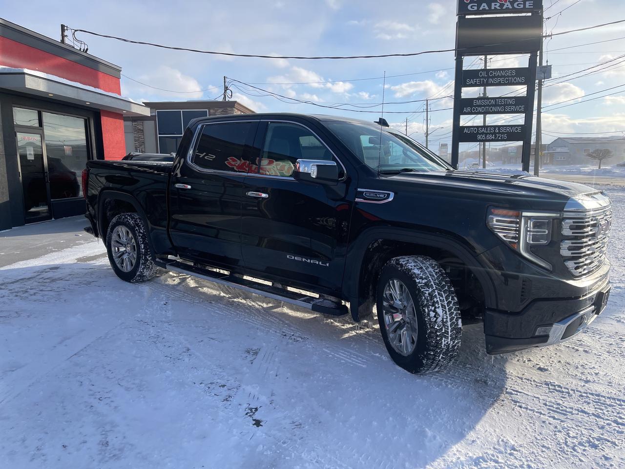 2023 GMC Sierra 1500 Denali 5.3L Crew   4WD   Sunroof   Leather   Tow P Photo
