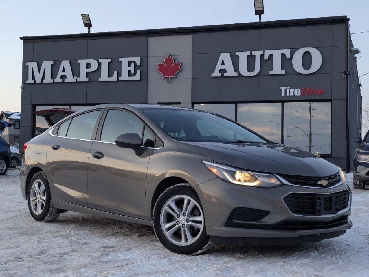 2017 Chevrolet Cruze LT Photo0