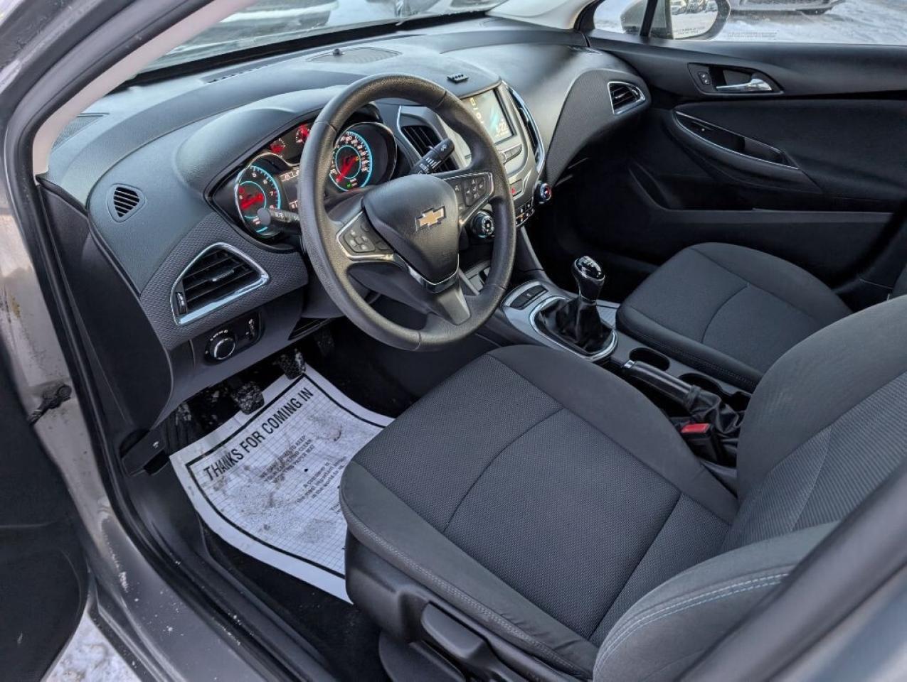 2017 Chevrolet Cruze LT Photo