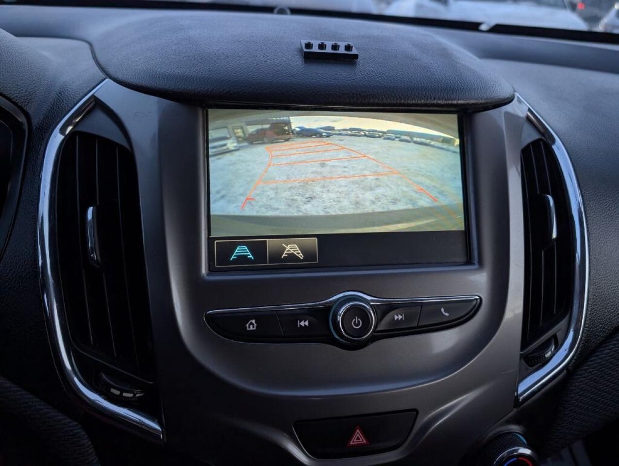 2017 Chevrolet Cruze LT Photo