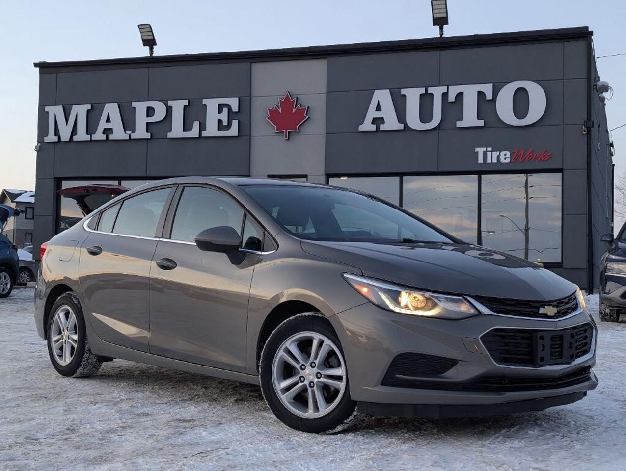 2017 Chevrolet Cruze LT Photo0