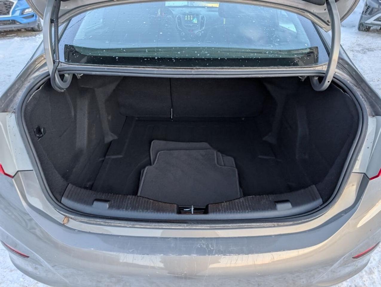 2017 Chevrolet Cruze LT Photo