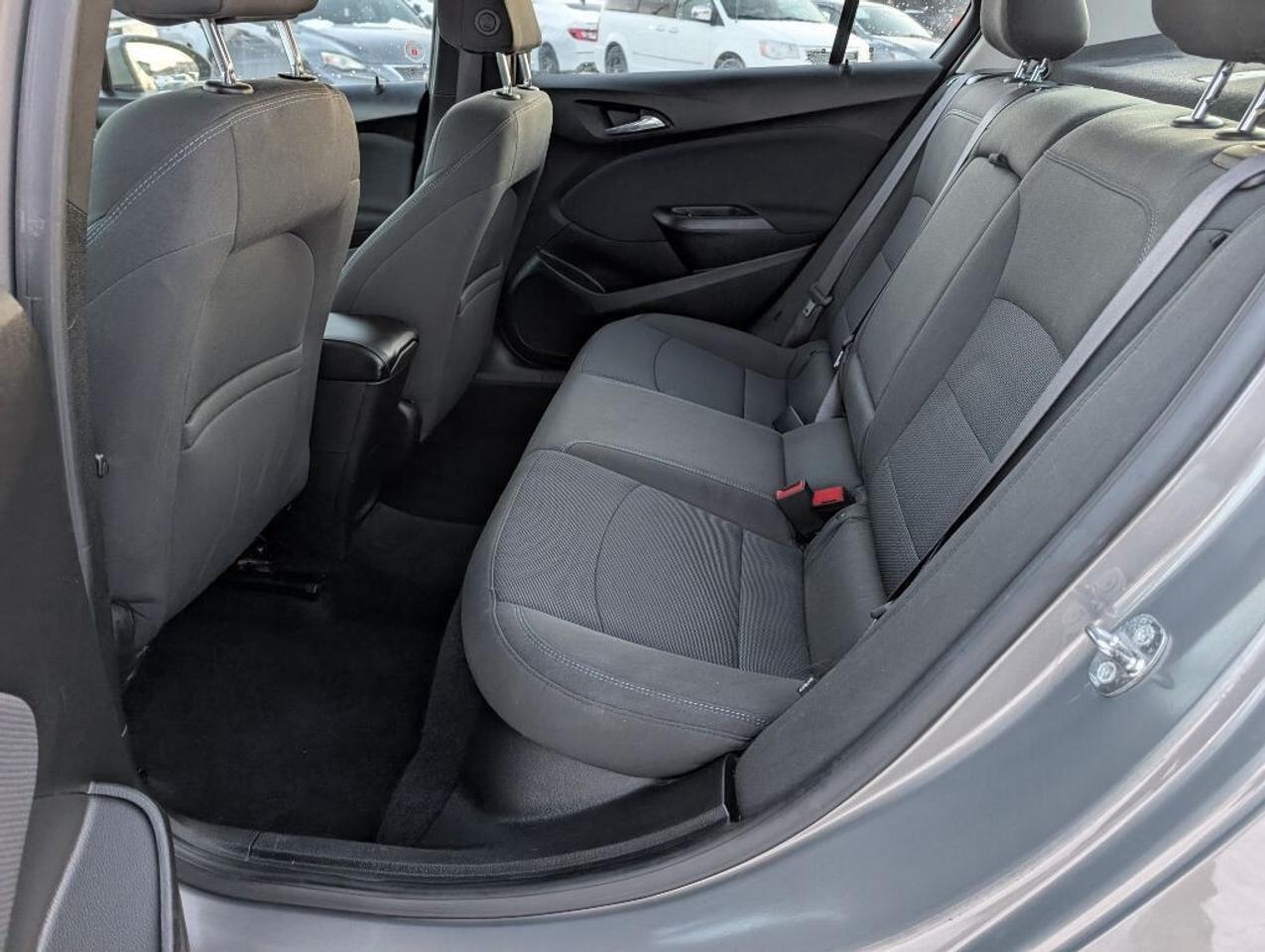 2017 Chevrolet Cruze LT Photo