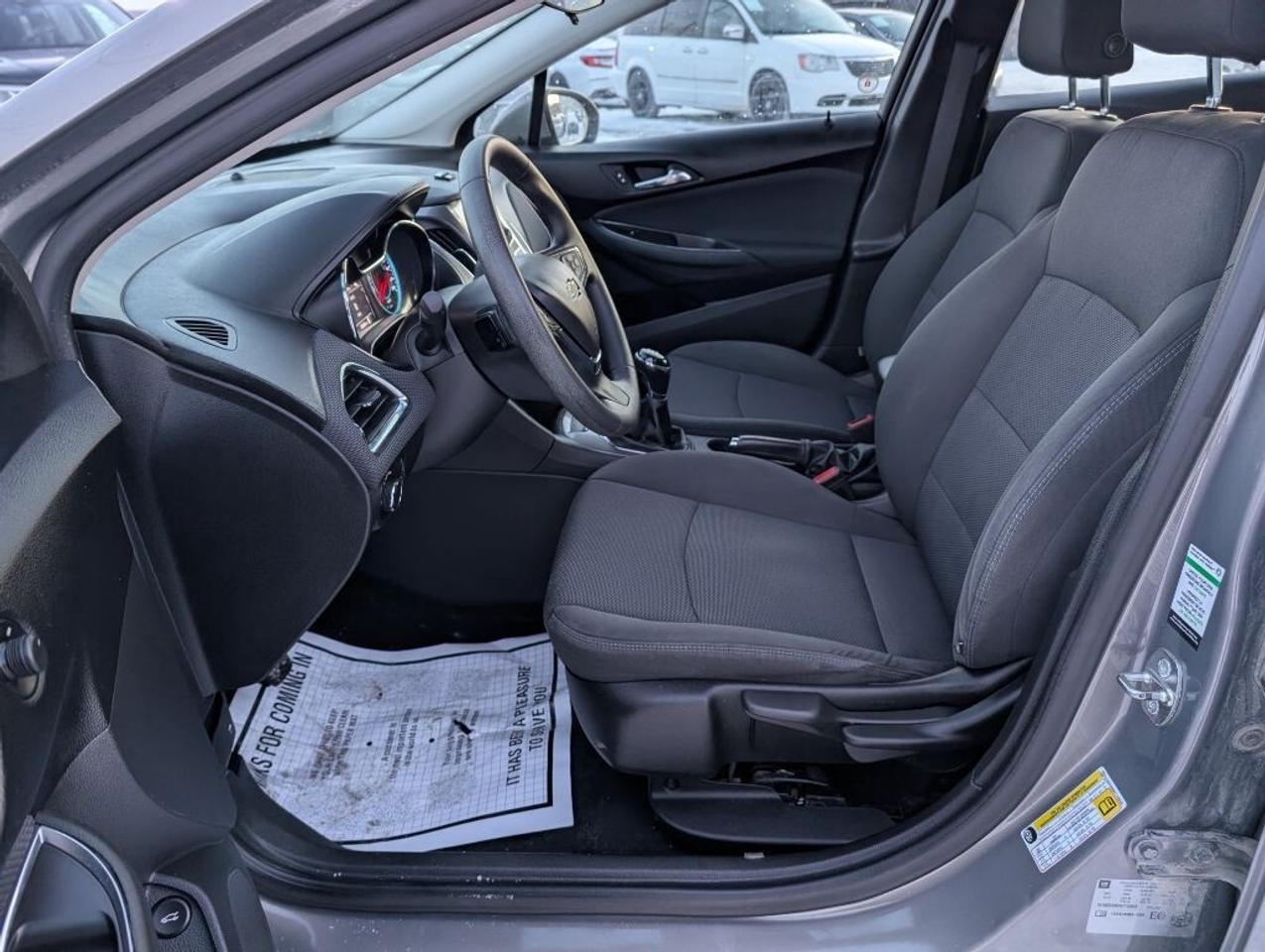 2017 Chevrolet Cruze LT Photo