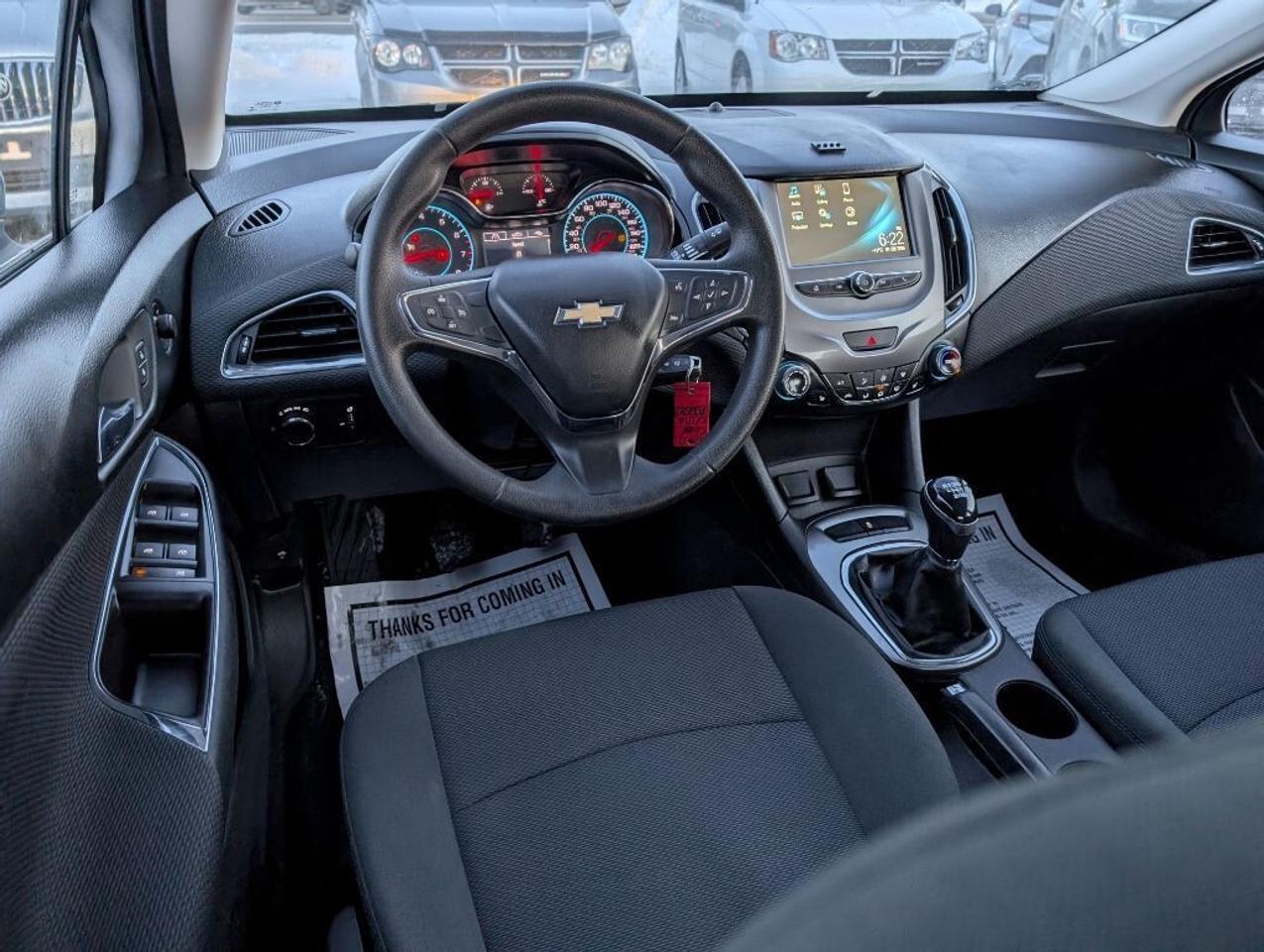 2017 Chevrolet Cruze LT Photo