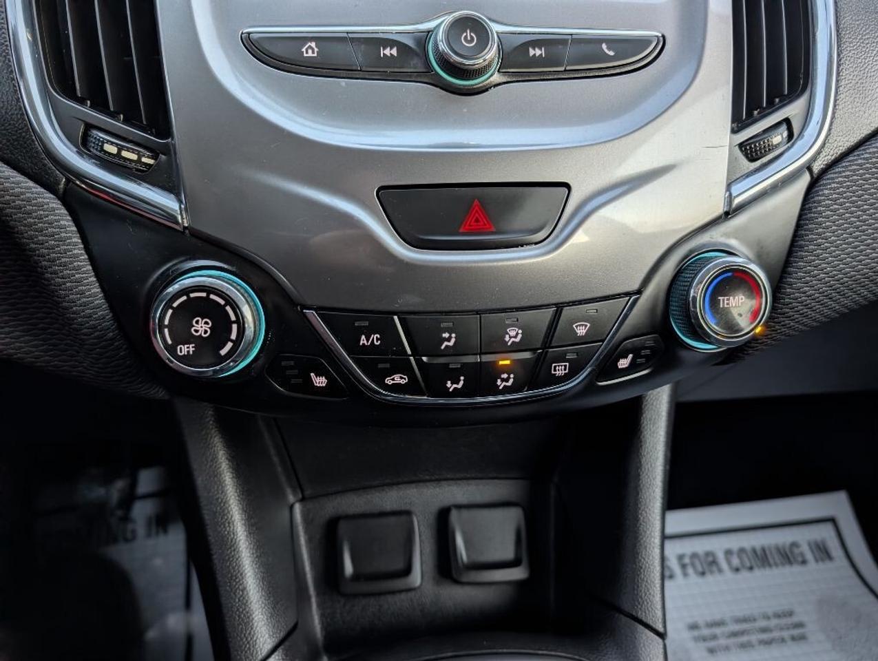 2017 Chevrolet Cruze LT Photo