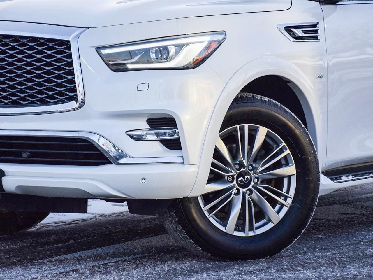 2018 Infiniti QX80 LUXE, REAR DVD, 8 PASSENGER, GREAT CONDITION Photo2