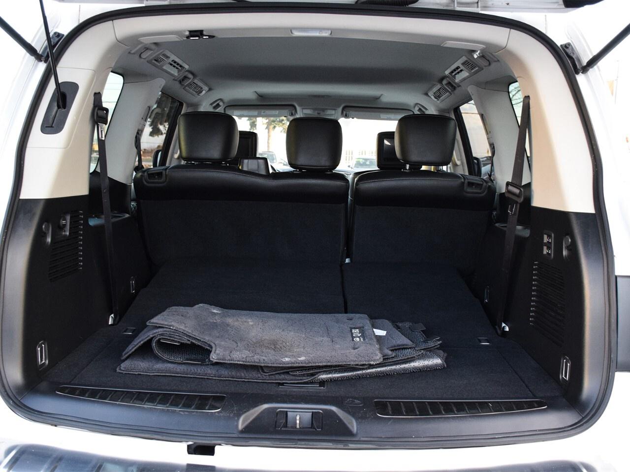 2018 Infiniti QX80 LUXE, REAR DVD, 8 PASSENGER, GREAT CONDITION Photo