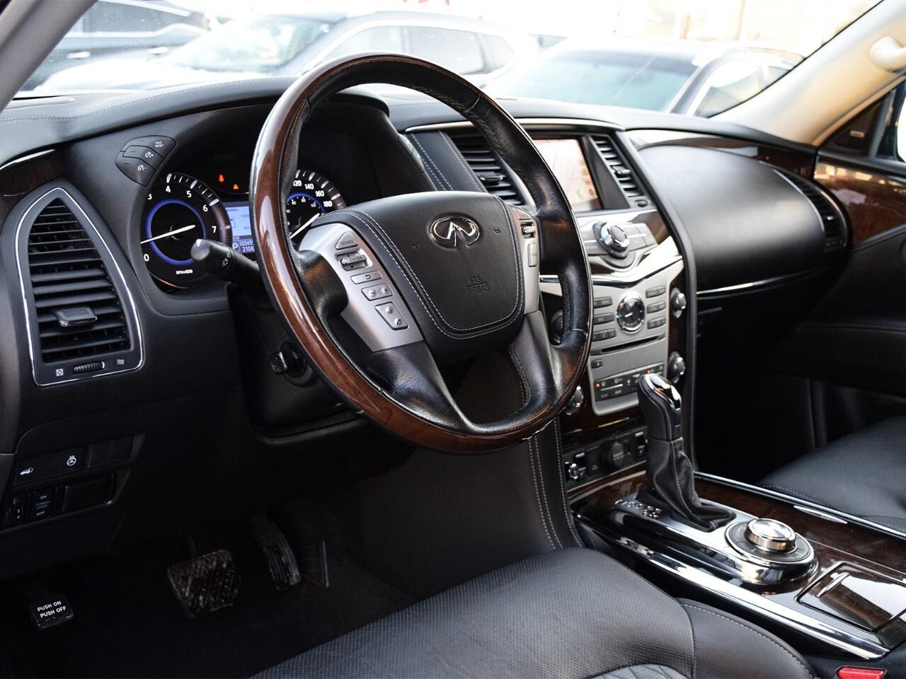 2018 Infiniti QX80 LUXE, REAR DVD, 8 PASSENGER, GREAT CONDITION Photo