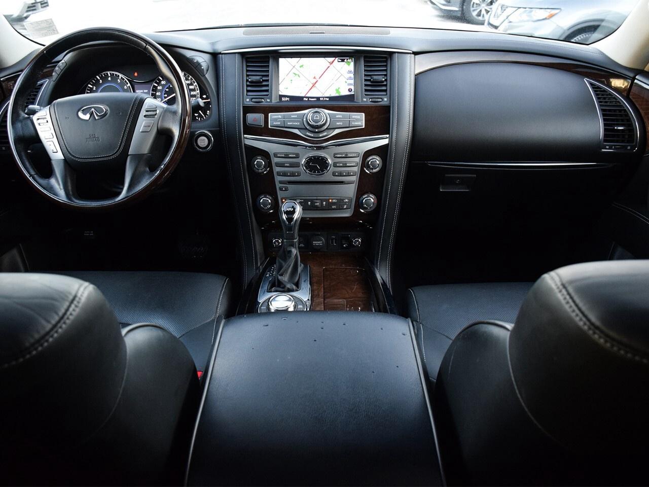 2018 Infiniti QX80 LUXE, REAR DVD, 8 PASSENGER, GREAT CONDITION Photo