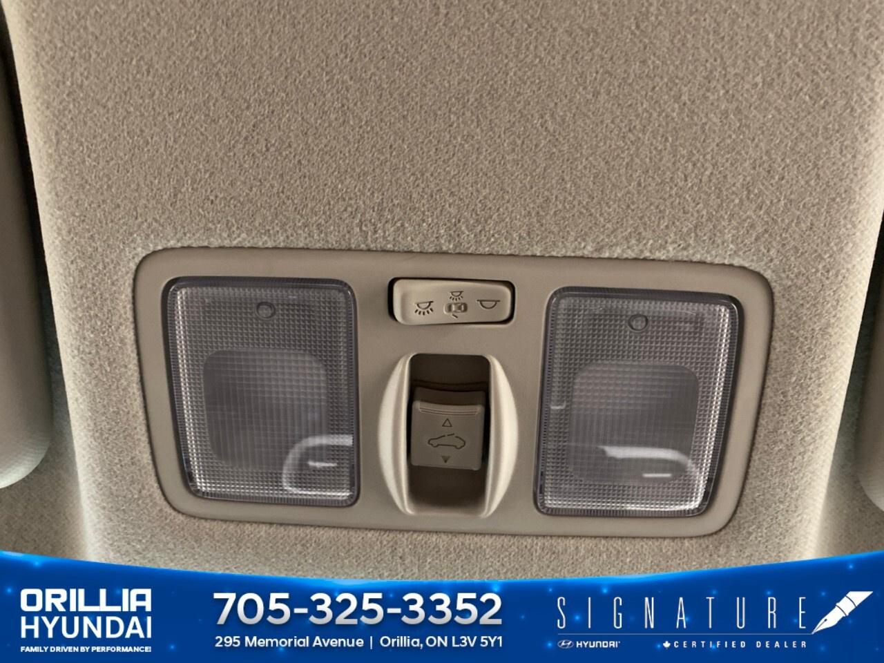 2025 Hyundai Venue Ultimate IVT w/Black Interior Photo