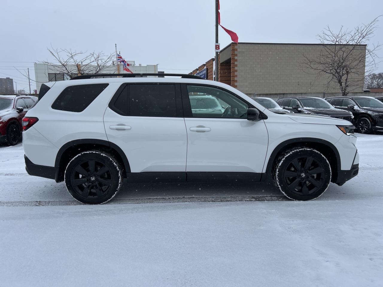 2024 Honda Pilot Black Edition Navigation Sunroof Cool/heated seats Photo