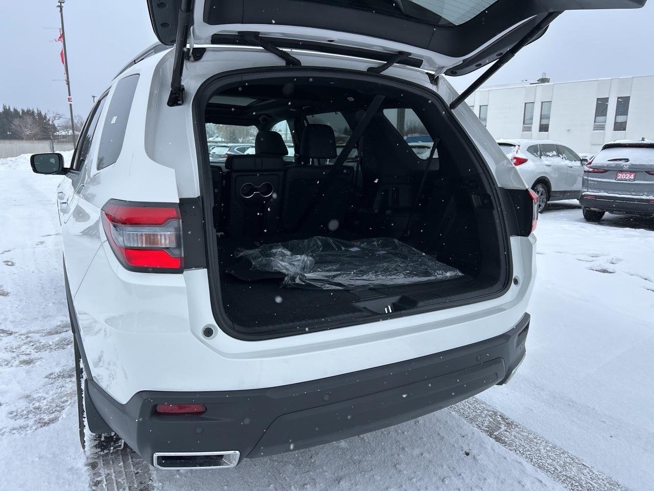 2024 Honda Pilot Black Edition Navigation Sunroof Cool/heated seats Photo