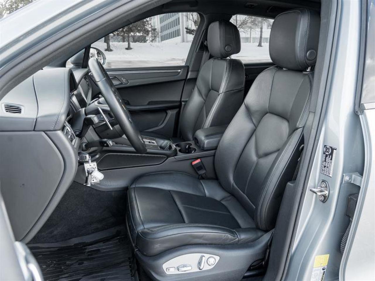 2025 Porsche Macan AWD Premium Pkg Plus 20 Macan S Wheels in Highly P Photo