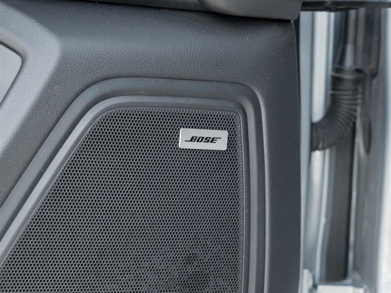 2025 Porsche Macan AWD Premium Pkg Plus 20 Macan S Wheels in Highly P Photo