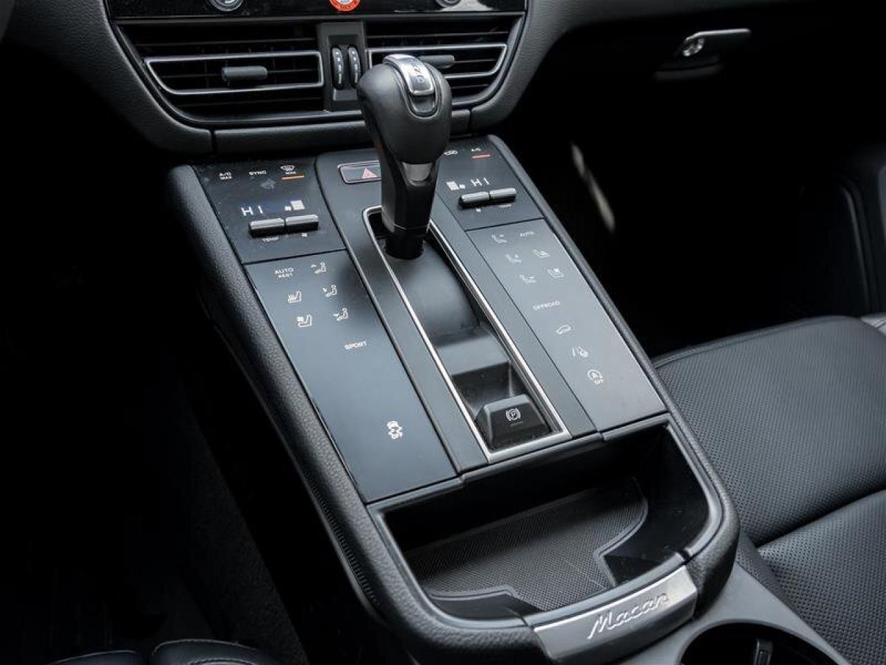 2025 Porsche Macan AWD Premium Pkg Plus 20 Macan S Wheels in Highly P Photo