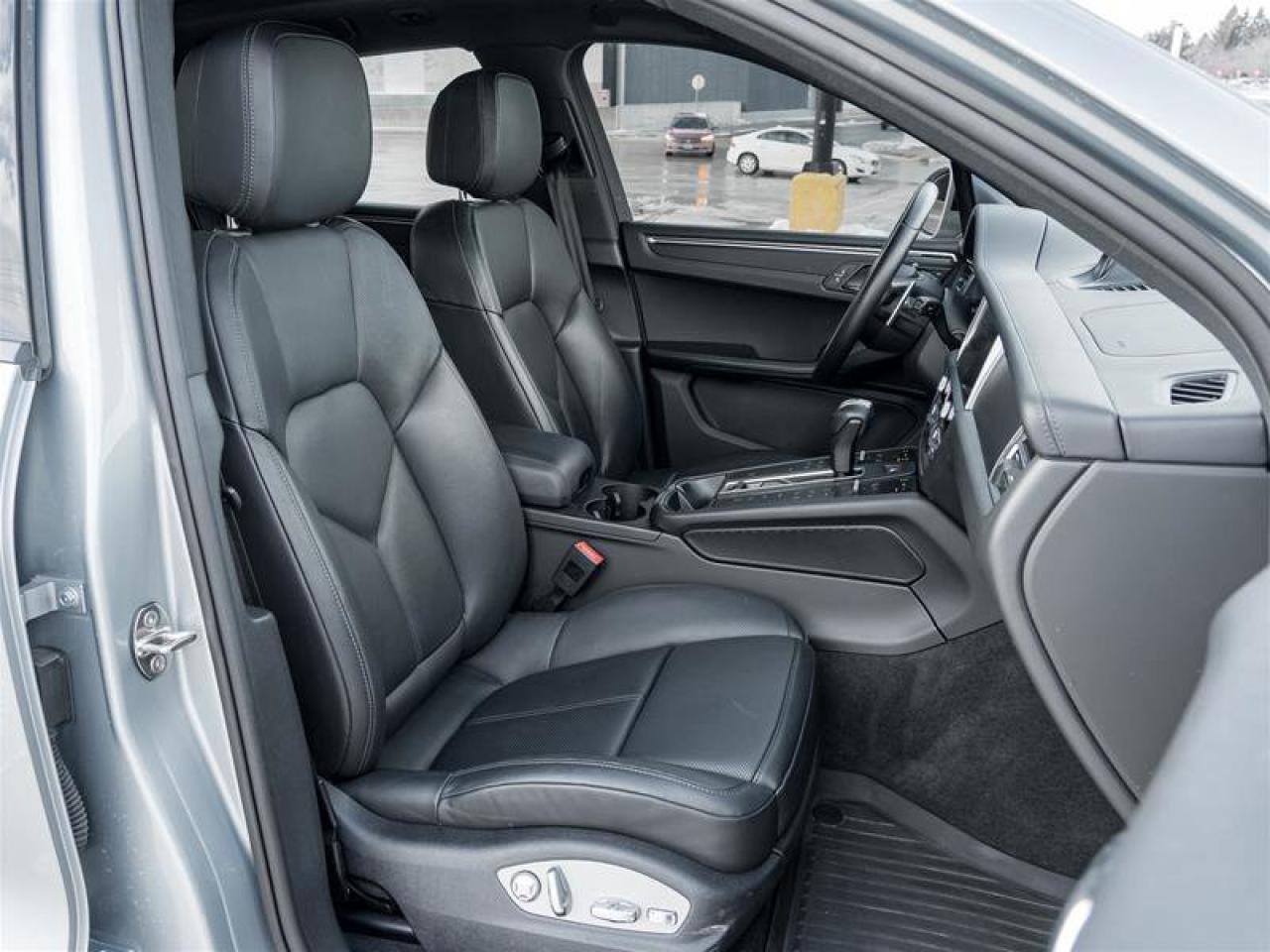 2025 Porsche Macan AWD Premium Pkg Plus 20 Macan S Wheels in Highly P Photo