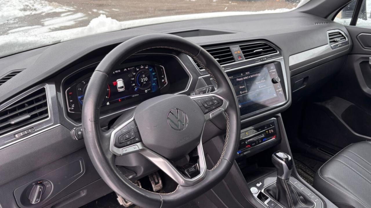 2023 Volkswagen Tiguan R-Line Black Edition 4MOTION/Leather/Sunroof/Drive Photo