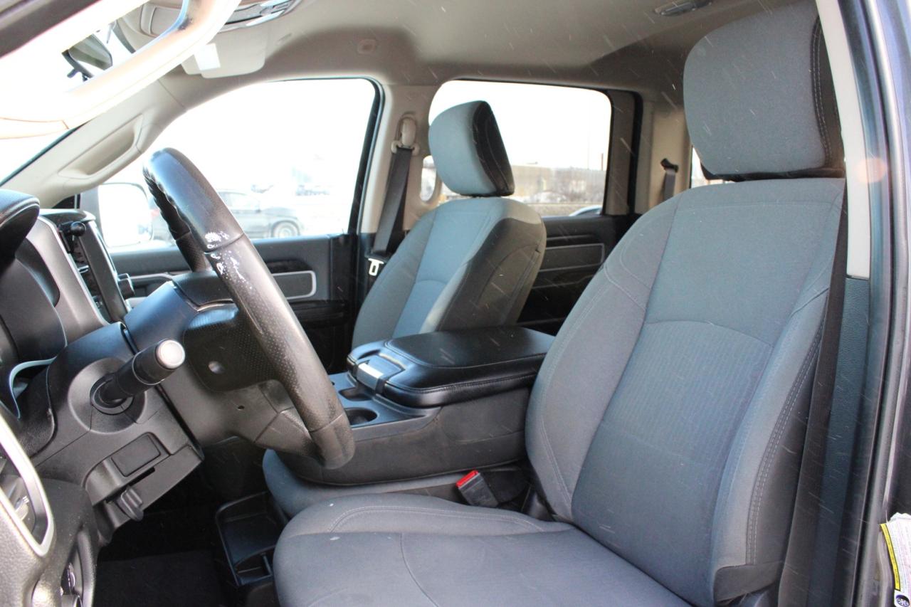 2020 RAM 2500 Big Horn Crew Cab 4WD No Accident Photo