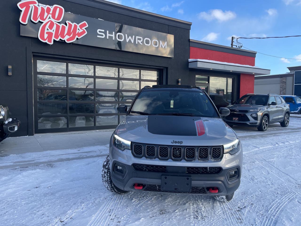 2023 Jeep Compass Trailhawk Elite   4WD   Panoroof   Leather Photo