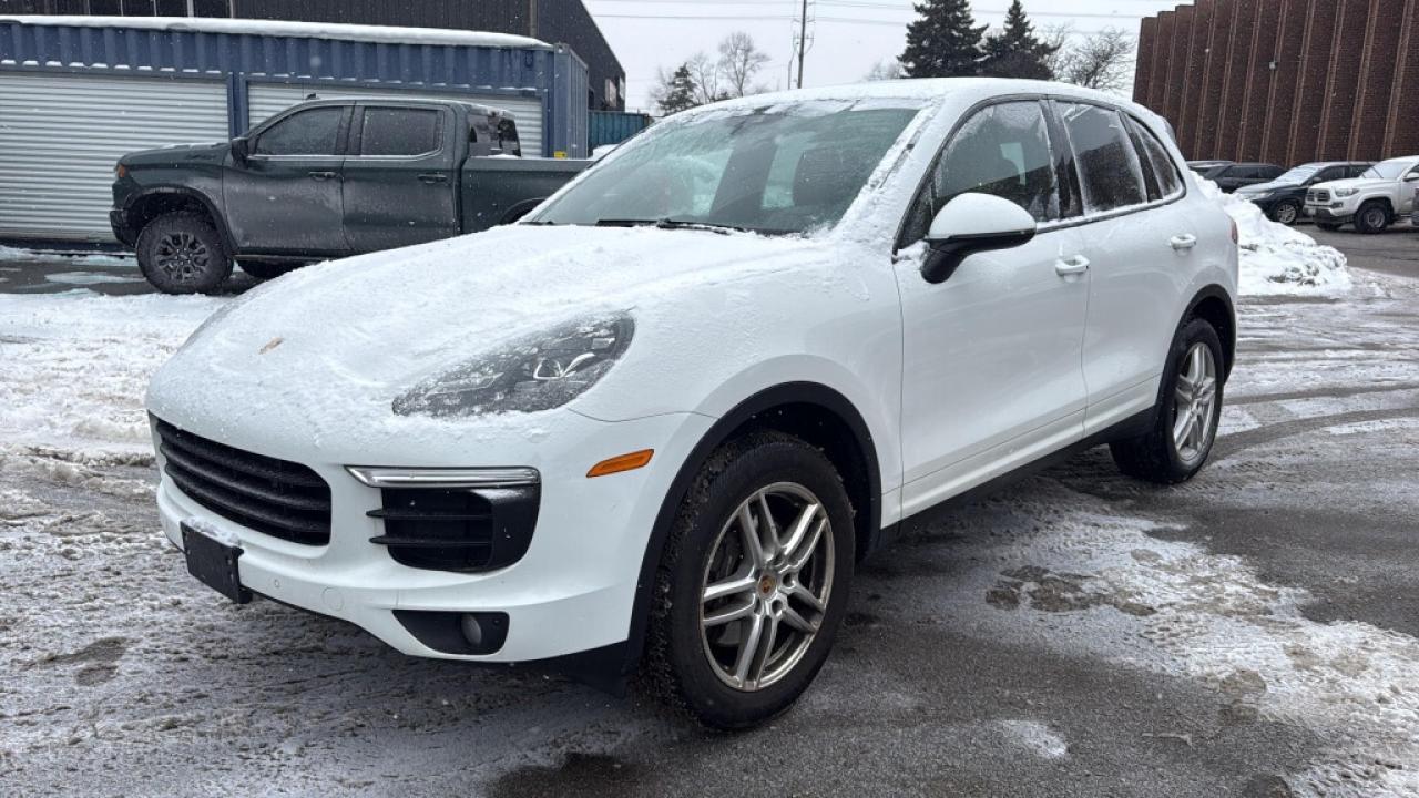2016 Porsche Cayenne AWD/Leather/NAVI/Sunroof/Clean Carfax Photo2