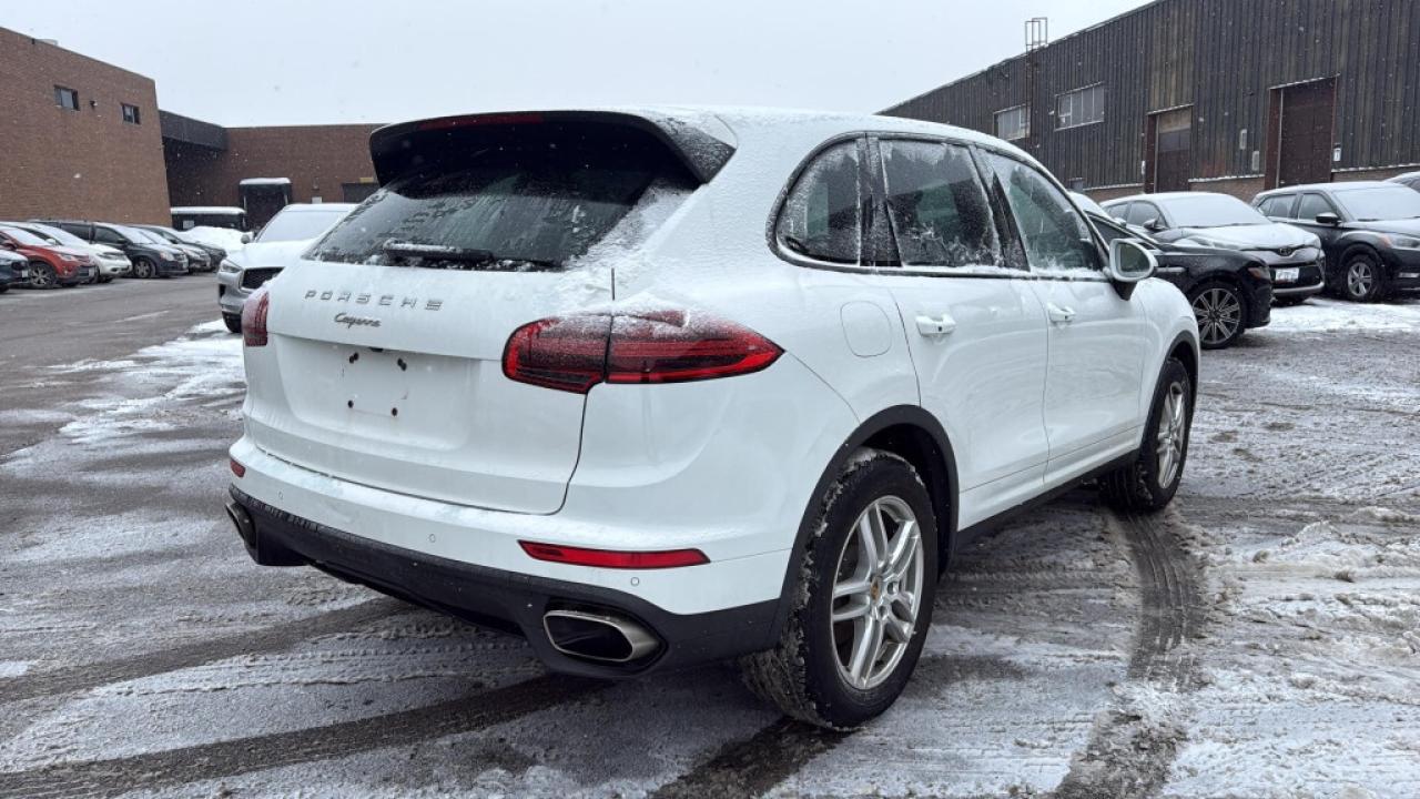 2016 Porsche Cayenne AWD/Leather/NAVI/Sunroof/Clean Carfax Photo