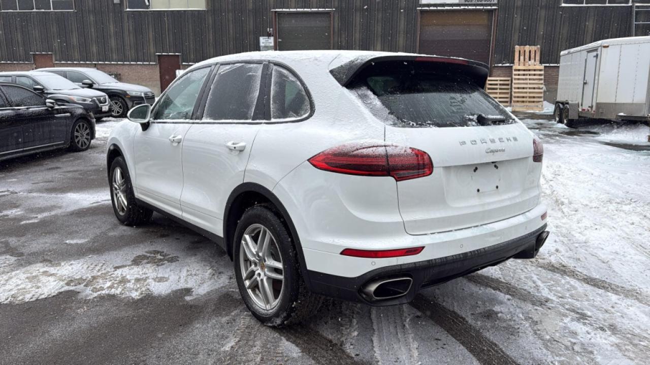 2016 Porsche Cayenne AWD/Leather/NAVI/Sunroof/Clean Carfax Photo