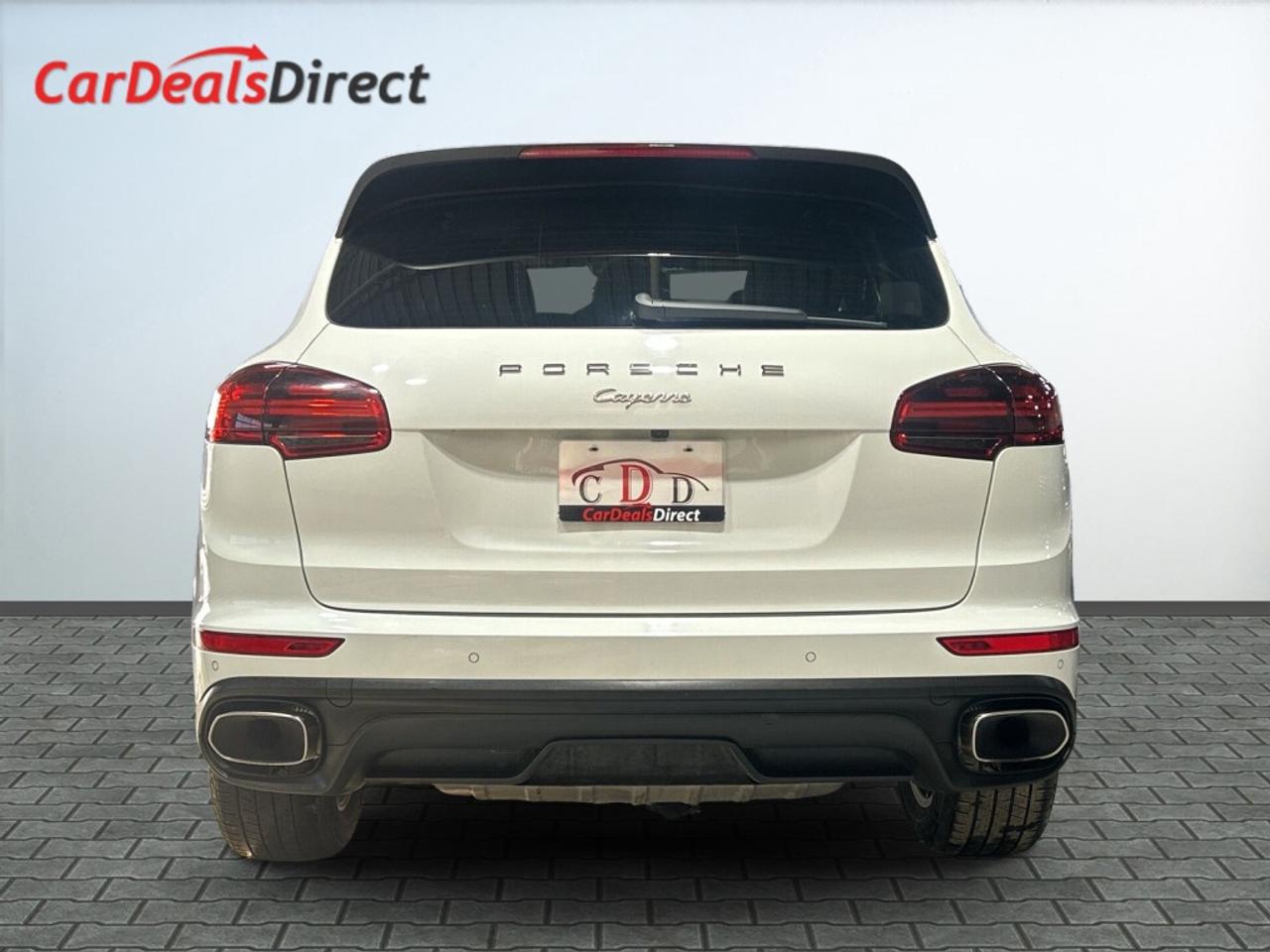 2016 Porsche Cayenne AWD / Leather / NAV / Sunroof / Clean Carfax Photo