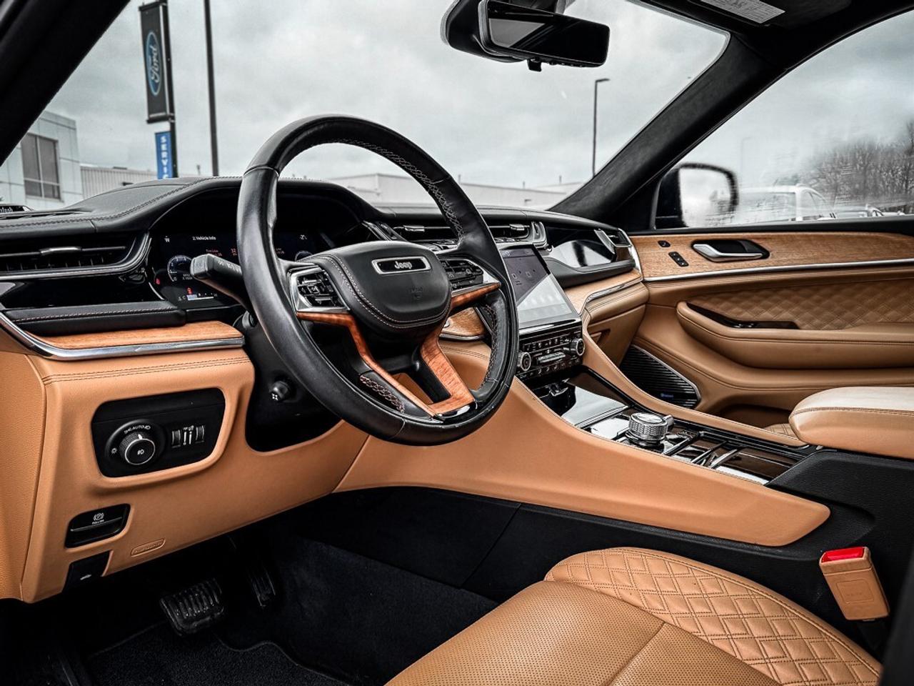 2023 Jeep Grand Cherokee L Summit   RESERVE   MCINTOSH AUDIO   HUD   PASS DIS Photo