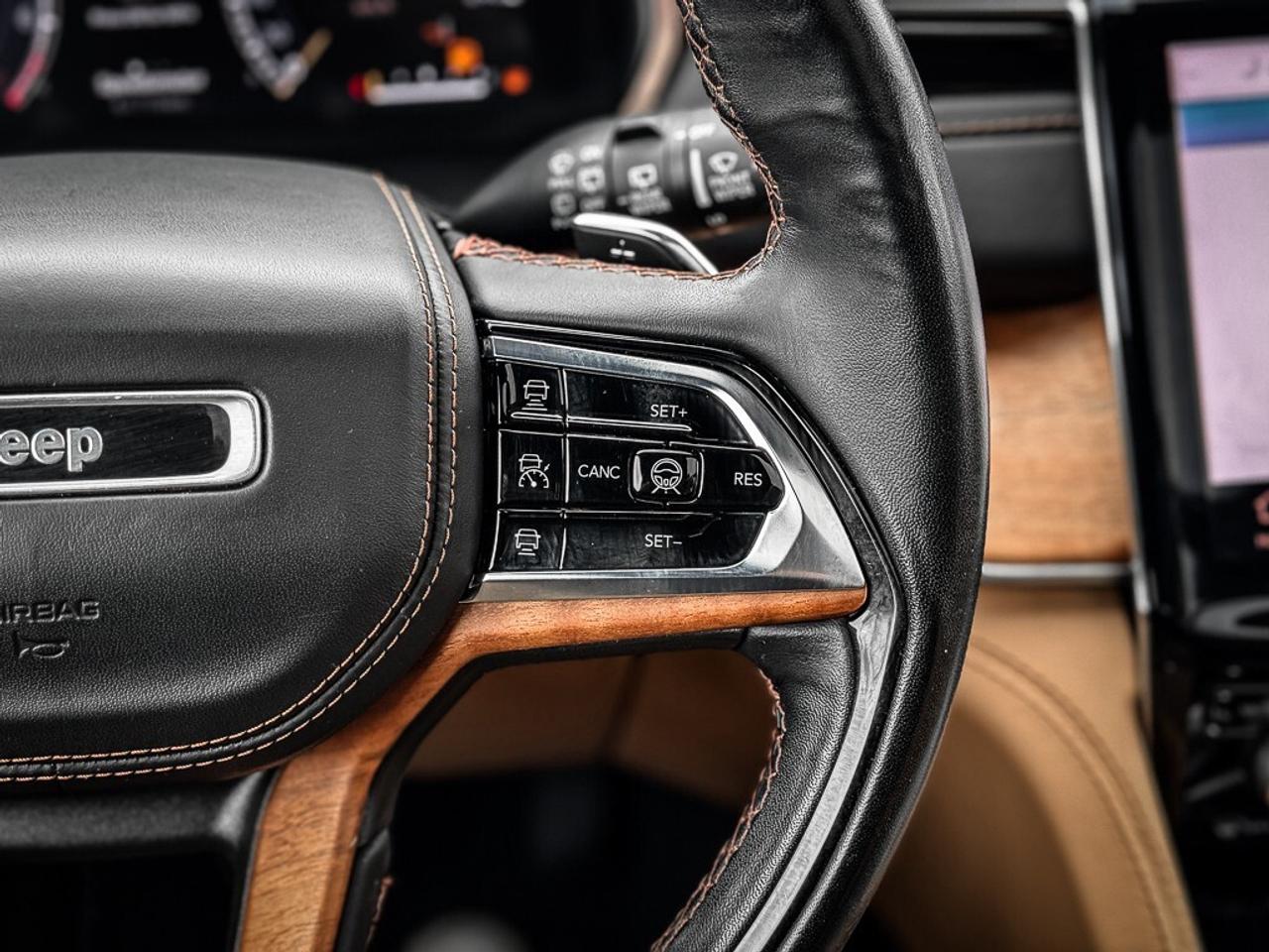 2023 Jeep Grand Cherokee L Summit   RESERVE   MCINTOSH AUDIO   HUD   PASS DIS Photo