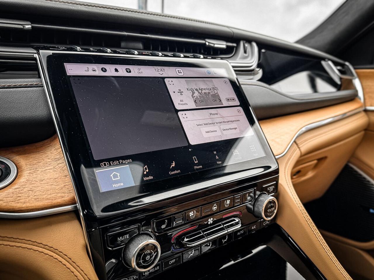 2023 Jeep Grand Cherokee L Summit   RESERVE   MCINTOSH AUDIO   HUD   PASS DIS Photo