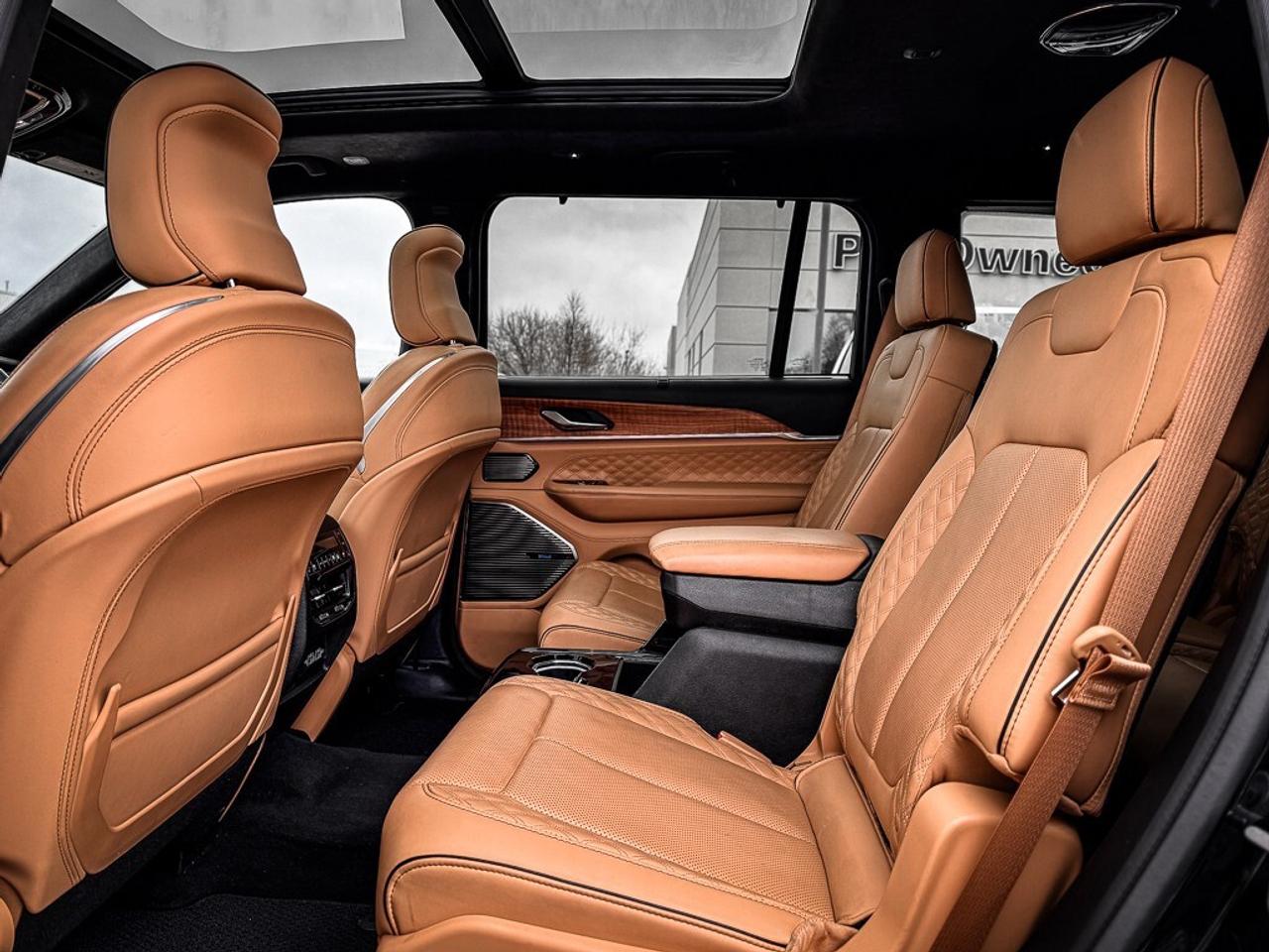 2023 Jeep Grand Cherokee L Summit   RESERVE   MCINTOSH AUDIO   HUD   PASS DIS Photo