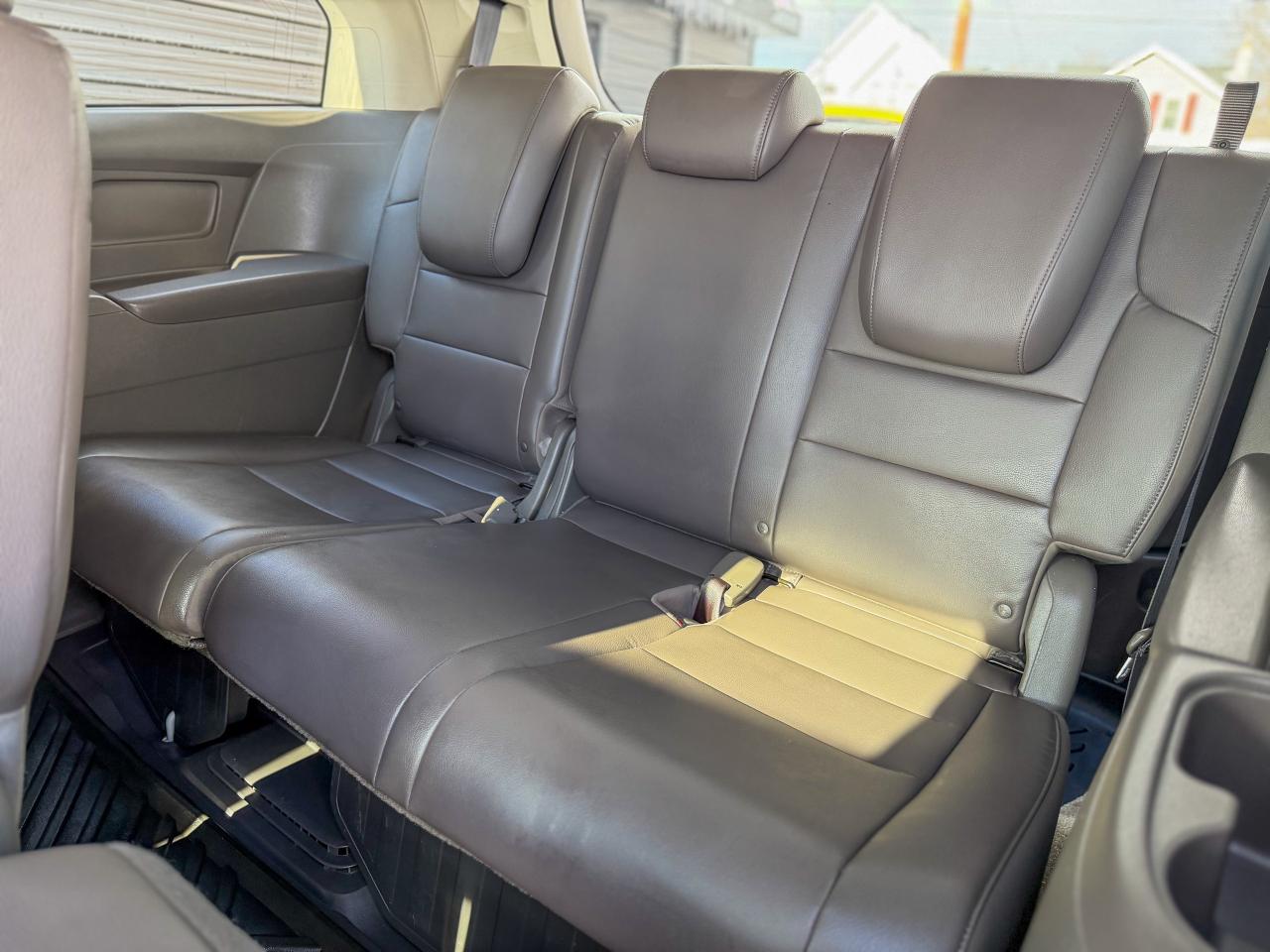 2014 Honda Odyssey EX-L/NAVI/8 PASS/P. SLIDING DOORS/LEATHER/CAMERA Photo