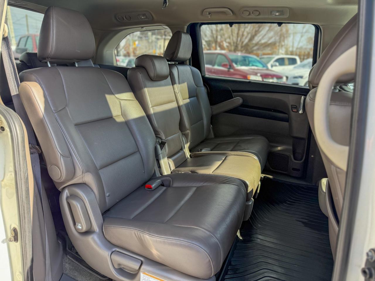 2014 Honda Odyssey EX-L/NAVI/8 PASS/P. SLIDING DOORS/LEATHER/CAMERA Photo