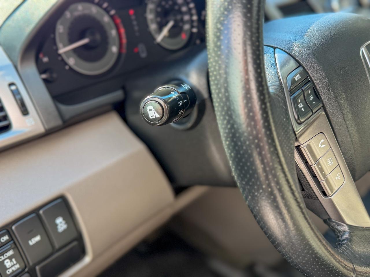 2014 Honda Odyssey EX-L/NAVI/8 PASS/P. SLIDING DOORS/LEATHER/CAMERA Photo