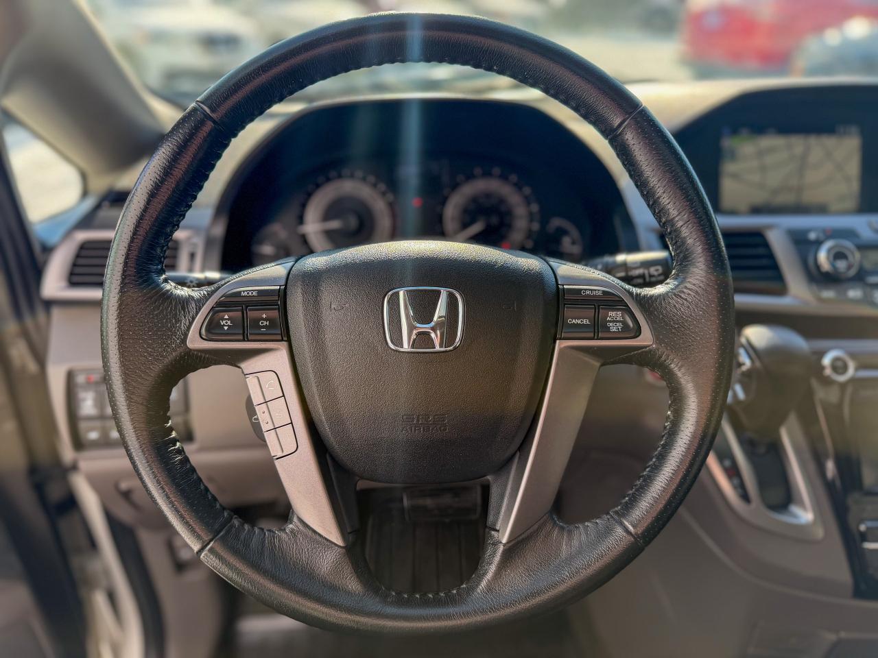 2014 Honda Odyssey EX-L/NAVI/8 PASS/P. SLIDING DOORS/LEATHER/CAMERA Photo