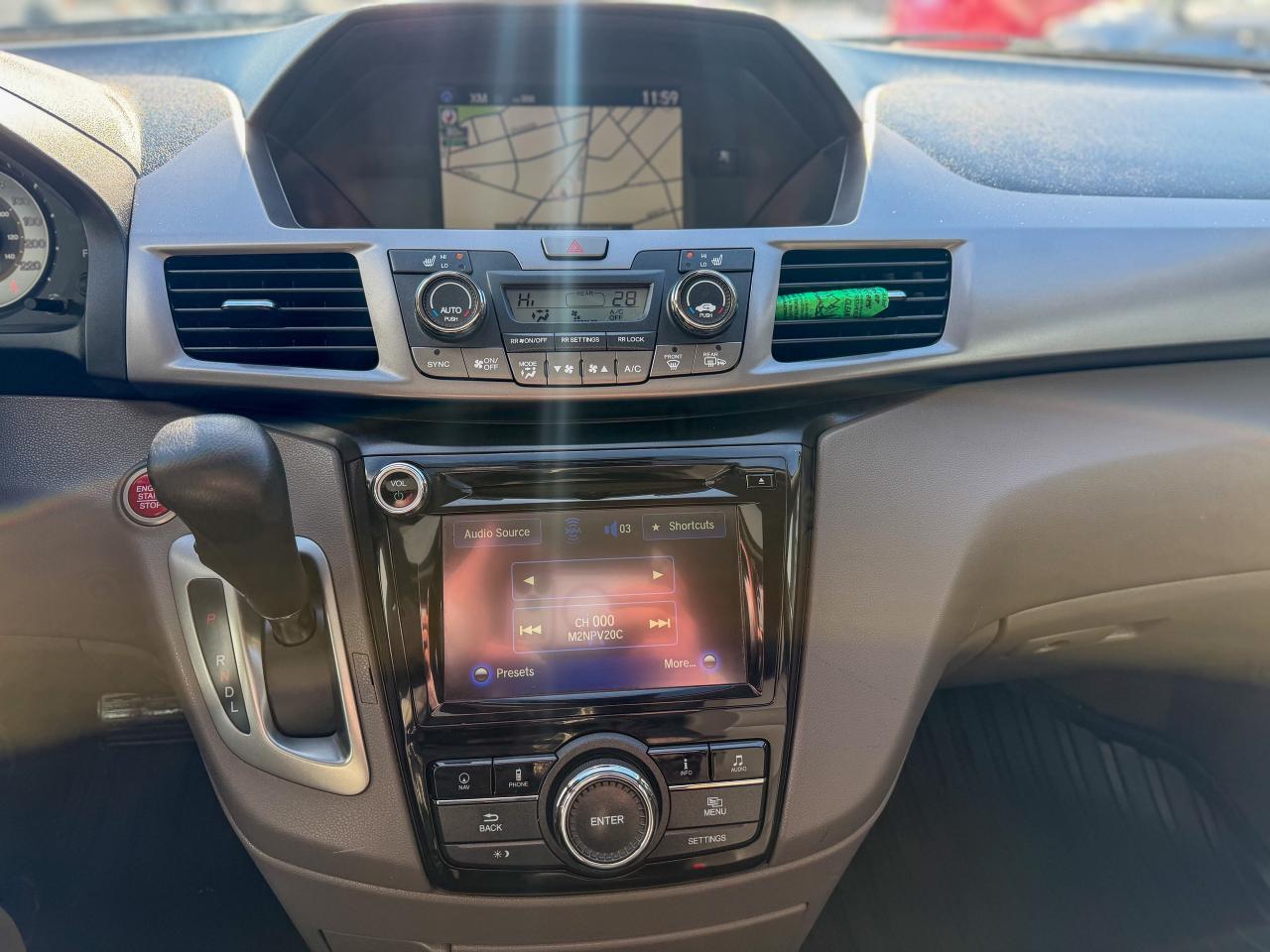 2014 Honda Odyssey EX-L/NAVI/8 PASS/P. SLIDING DOORS/LEATHER/CAMERA Photo