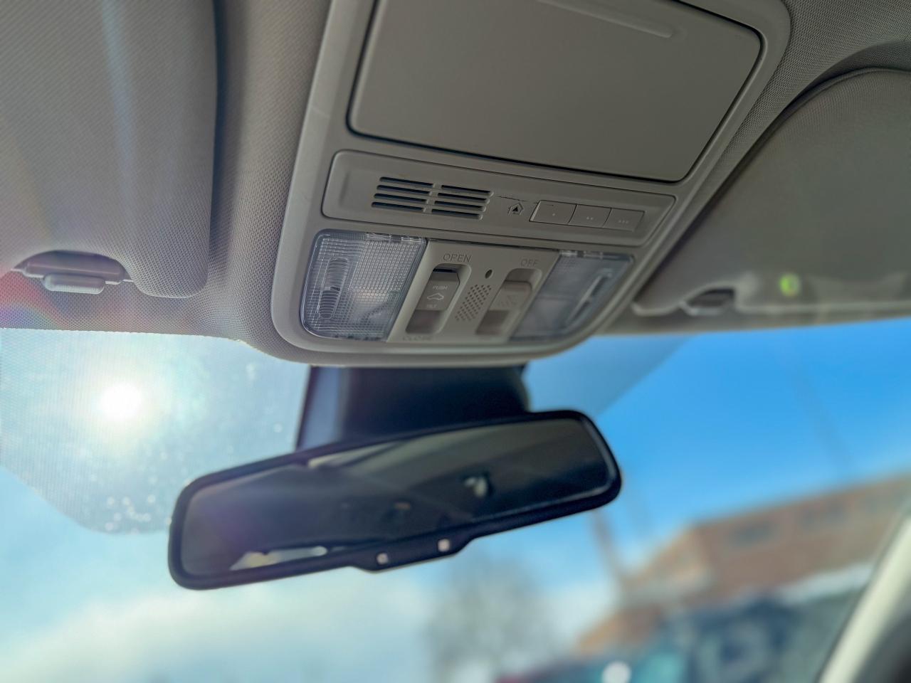 2014 Honda Odyssey EX-L/NAVI/8 PASS/P. SLIDING DOORS/LEATHER/CAMERA Photo