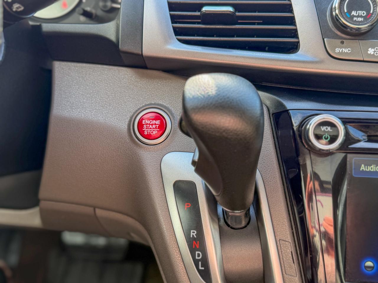 2014 Honda Odyssey EX-L/NAVI/8 PASS/P. SLIDING DOORS/LEATHER/CAMERA Photo