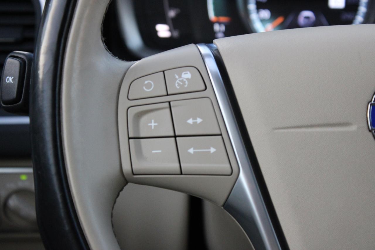 2015 Volvo XC60 T5 Premier+ AWD No Accident Loaded Safety Certifie Photo