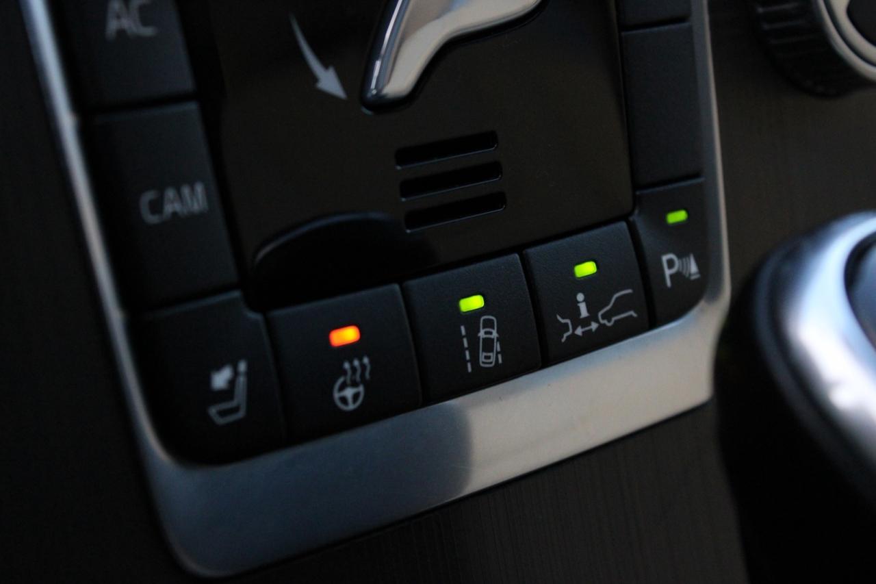 2015 Volvo XC60 T5 Premier+ AWD No Accident Loaded Safety Certifie Photo