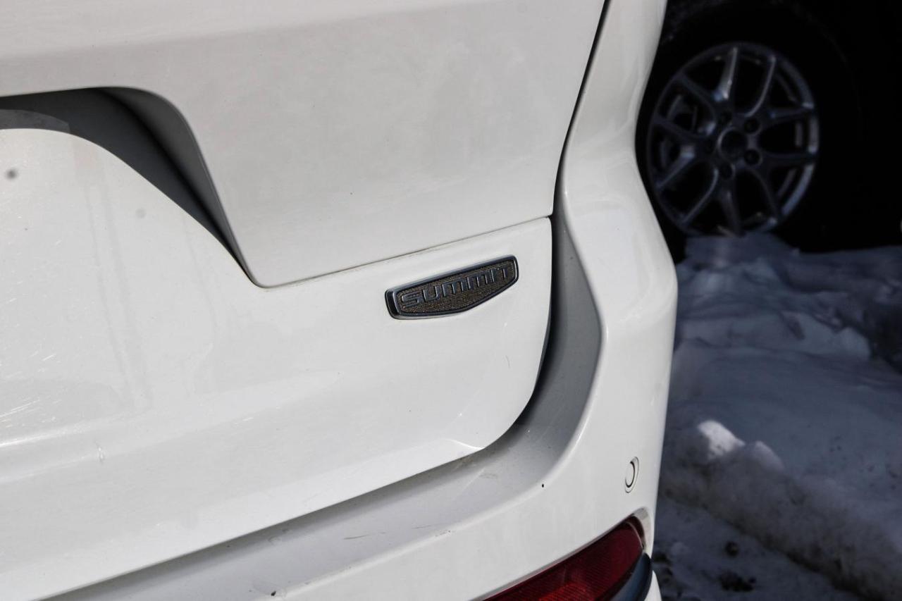 2023 Jeep Grand Cherokee L Summit Reserve 4x4 Photo