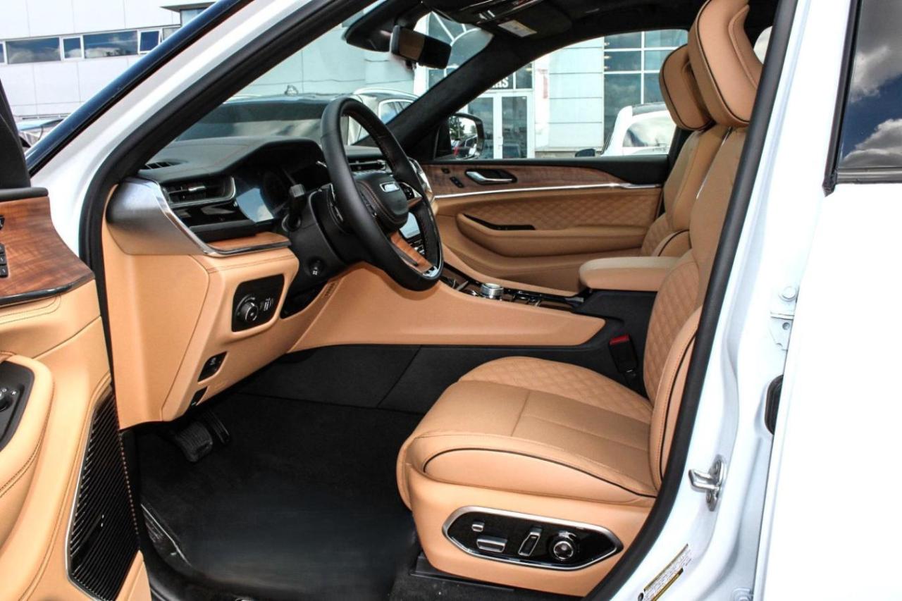 2023 Jeep Grand Cherokee L Summit Reserve 4x4 Photo