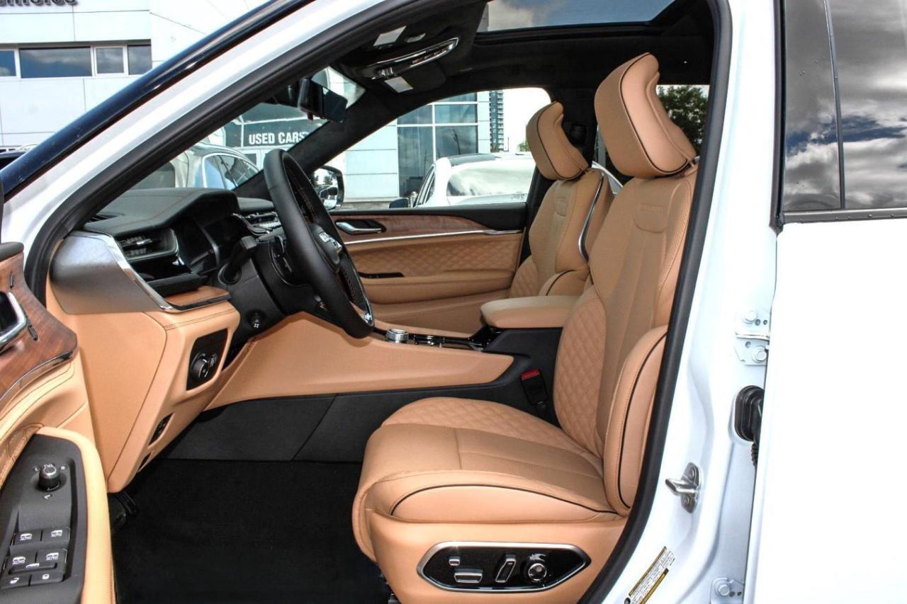 2023 Jeep Grand Cherokee L Summit Reserve 4x4 Photo