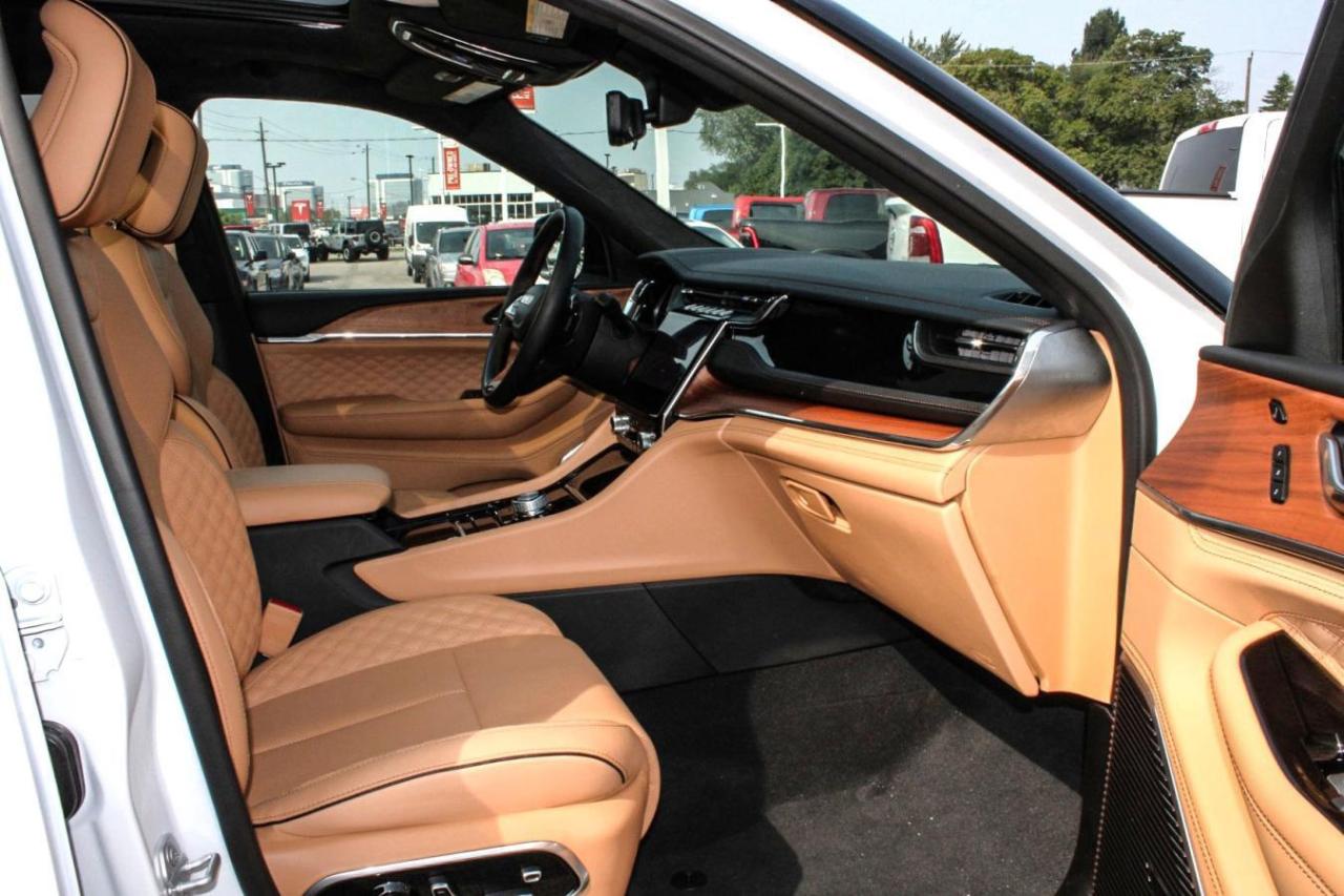 2023 Jeep Grand Cherokee L Summit Reserve 4x4 Photo