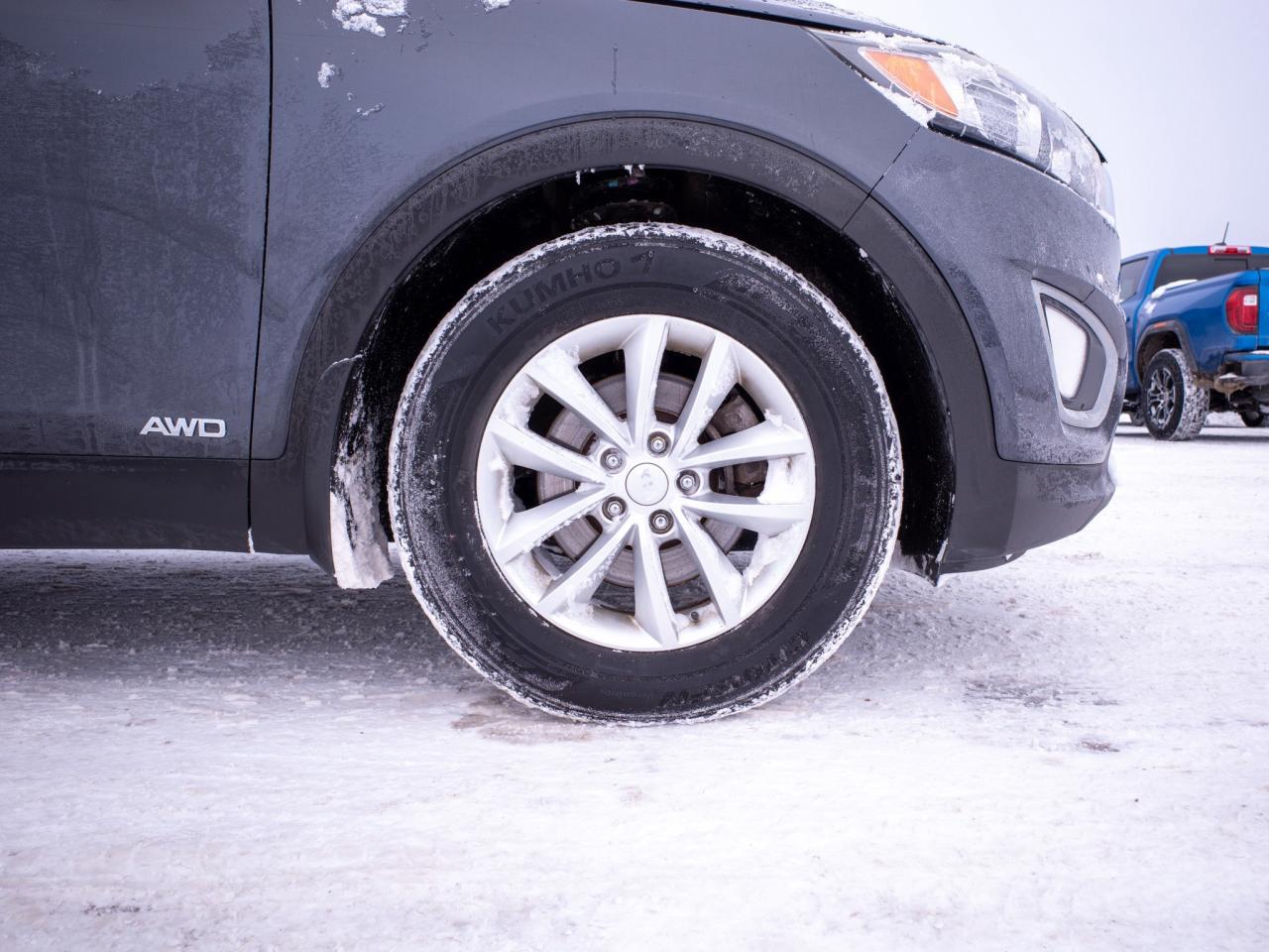 2017 Kia Sorento LX Turbo - Woodgrain Interior Trim   Heated Seats Photo